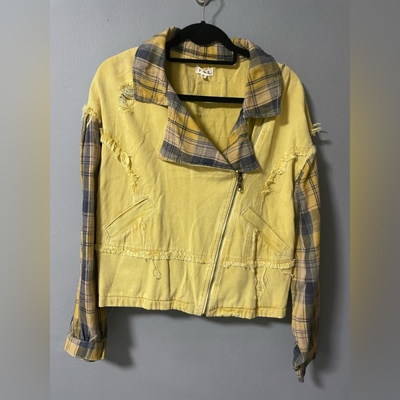 NWOT POL Light Denim Jacket with Contrasting Plaid Collar and Sleeves. Small - Picture 1 of 9